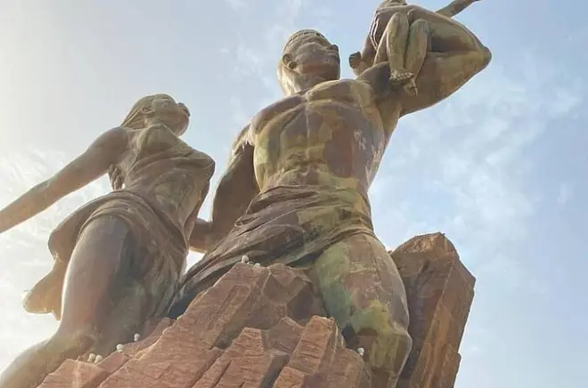 Dakar City Tour and Goree Island: Slave history and markets