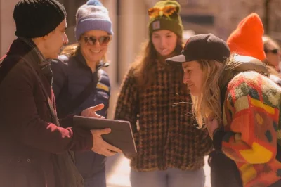 Feel the city through taylor swift’s eyes on this new york walking tour—explore her favorite bakery, see her west village home, and stroll with a swifty guide.