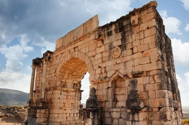 Tour privato guidato a Meknes da Rabat: Volubilis e Bab Mansour