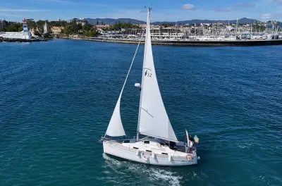 Esperienza di vela a Cascais: Barca privata fino a 6 persone