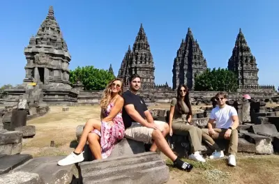 Prambanan al tramonto, templi Sukuh e Cetho: Tour storia induista