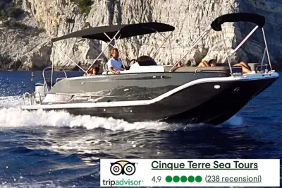 Cinque Terre boat tour from Monterosso: Swim & pesto tasting