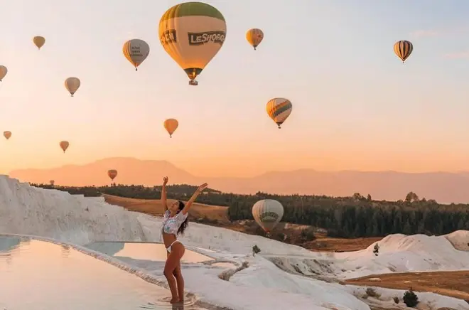 Mongolfiera all'alba su Pamukkale: Terrazze bianche dall'alto