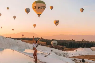 Sunrise Hot Air Balloon Over Pamukkale: White Terraces from Above