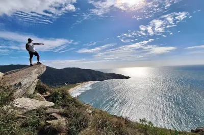 Sentier vers Lagoinha do Leste : Randonnée à la plage la plus sauvage de Florianópolis