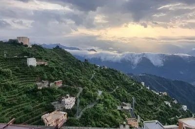 Jazan Private Car Tour: Fifa Mountain & Al Dosaria Castle