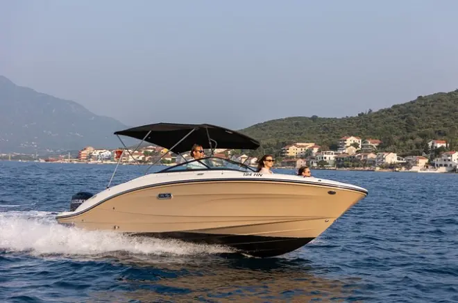 Snorkeling in Herceg Novi Bay: Blue Cave & private speedboat