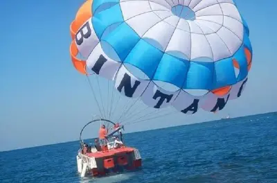 Sport acquatici a Tanjung Benoa: Jet ski, parasailing e altro