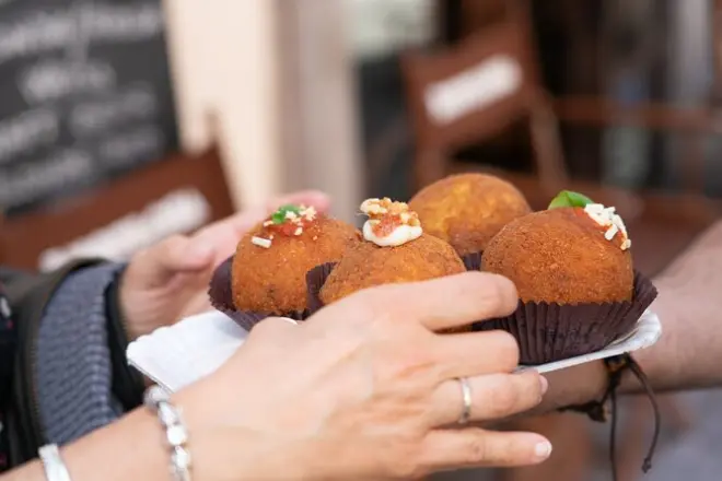 Messina Street Food Tour: 4 Tastings Through Sicilian Classics