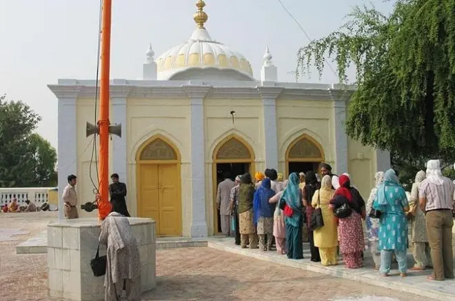 Nankana Sahib & Hiran Minar Sikh Pilgrimage Tour from Lahore