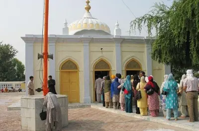 Pèlerinage sikh à Nankana Sahib et Hiran Minar depuis Lahore