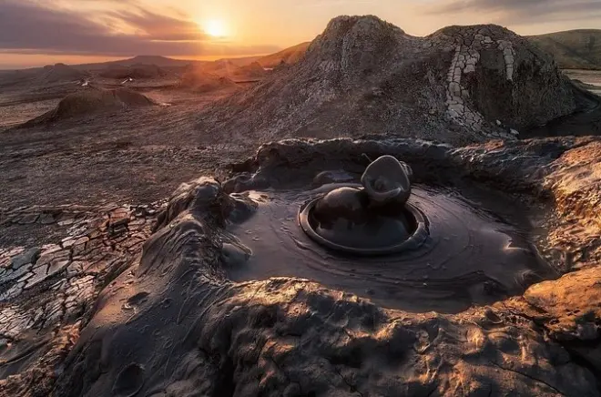 Tour Gobustan e Absheron: Vulcani di fango e templi del fuoco