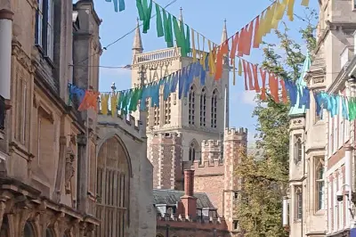 Tour a piedi di Cambridge: College storici e storie dell’università