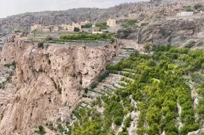 Aljabal Alakhdar e Burkat Almouz: Tour saindo de Nizwa