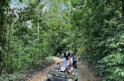 Quadriciclo em Ocho Rios com trilhas e banho no Blue Hole