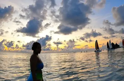 Sunrise Tour San Andres Aquarium: Caribbean Waters at Dawn