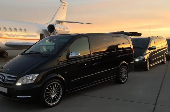 Transfert privé aéroport Luxembourg vers ville, 8 passagers max