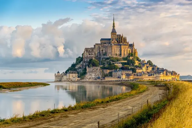 Mont Saint-Michel desde Bayeux: Tour privado de día completo
