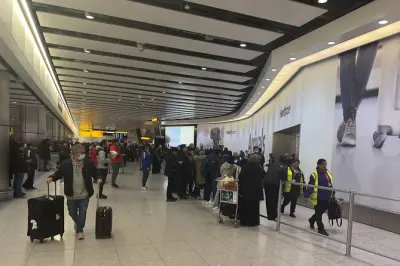 Privater Transfer Heathrow–Gatwick mit Flugüberwachung inklusive