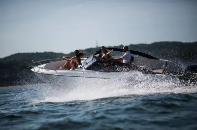 Speedboat mieten in Paphos Latchi: Steuern Sie Ihr eigenes Boot