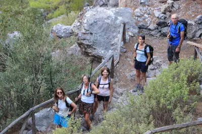 Escursione nella gola di Agia Irini a Creta: Bagno nella gola