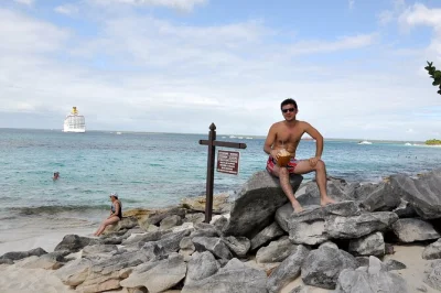 Escursione privata di un giorno a constanta e spiaggia di mamaia da bucarest. ammira il mar nero, il famoso casinò, la grande moschea e rilassati nella località balneare più rinomata della romania.