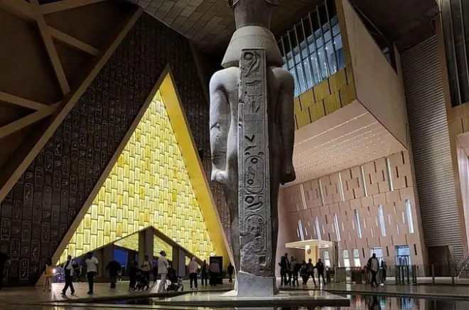 Pirámides de Giza y feluca privada con museo egipcio