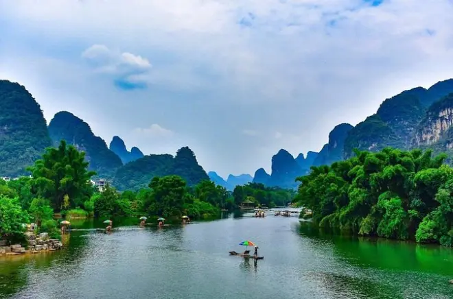 Guilin: Caverna Reed Flute, cruzeiro e show noturno em um dia