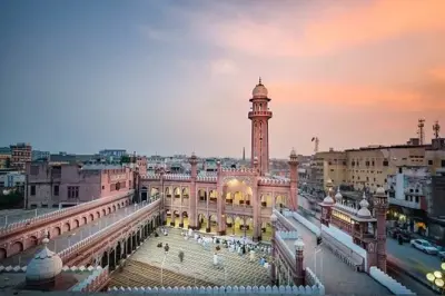 Peshawar full-day tour from Islamabad: Gandhara Museum & bazaar