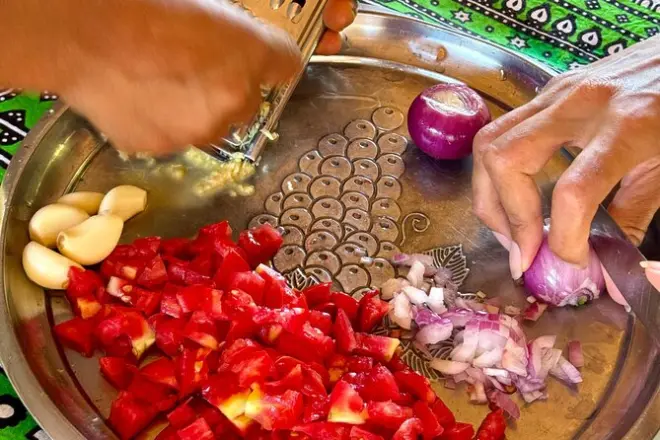 Aprenda a cozinhar pratos costeiros do Quênia com família Giriama