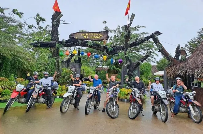 Tour de moto nas Terras Altas de Dalat: Vilarejos e cachoeiras