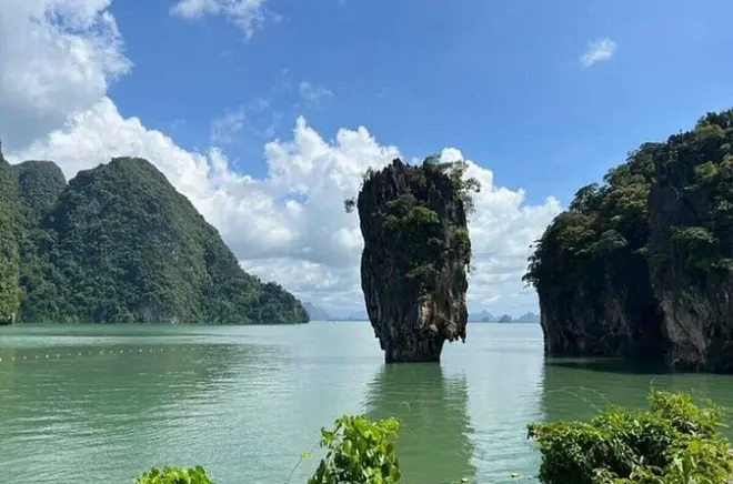 Tour pela baía de Phang Nga: Ilha James Bond e vila Panyi