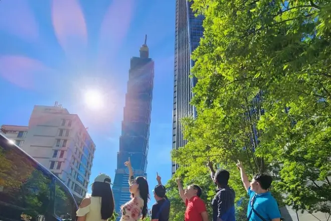 Tour privado de un día en Taipei: Cascada Shifen, Pingxi y Yehliu