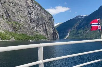 Geirangerfjord ab Hellesylt: Drei Wasserfälle