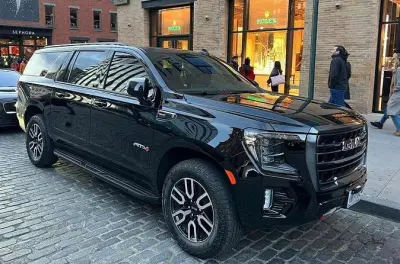 Transfert privé en SUV noir de Cape Liberty aux aéroports NYC