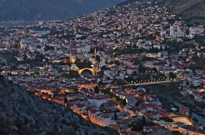 Via ferrata Hum a Mostar: Salita con vista sul ponte vecchio