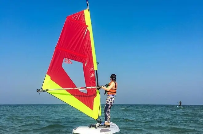 Windsurfen, Wingsurfen & SUP-Surfkurse in Hua Hin