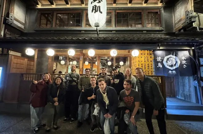 Passeggiata serale a Kanazawa e tour izakaya con guida locale