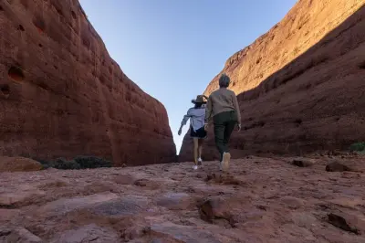 Uluru e Kata Tjuta: Tour con camminate e guida culturale