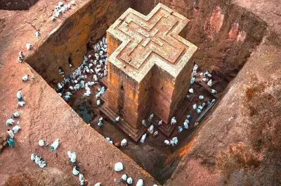 Lalibela: Visita guiada a 11 iglesias talladas en roca en un día