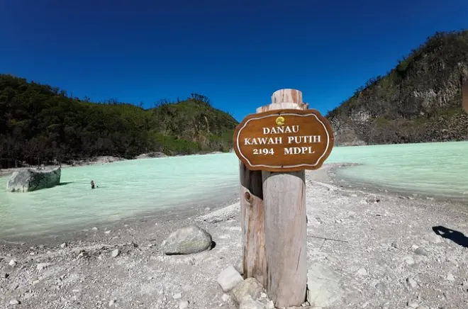 Excursion privée à Kawah Putih, volcans et sources chaudes Bandung