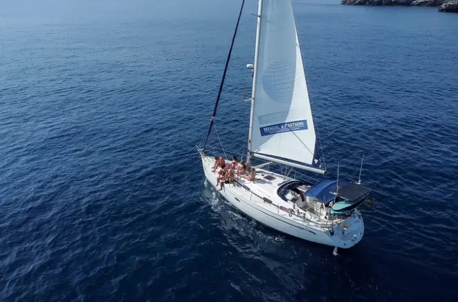Snorkeling a Maro-Cerro Gordo: Barca a vela privata con delfini
