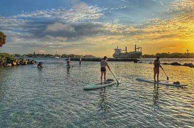 Peanut Island Schnorcheln: Sonnenaufgang Paddle Board mit Guide