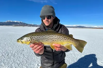 Pesca sul ghiaccio in Colorado: Impara le basi al lago Antero