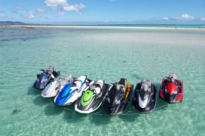 Schnorcheln auf Ishigaki: Jet-Ski zu Illusion Island