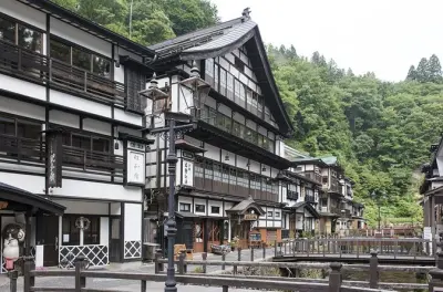Tagesausflug von Sendai nach Yamagata: Yama-dera und Ginzan Onsen