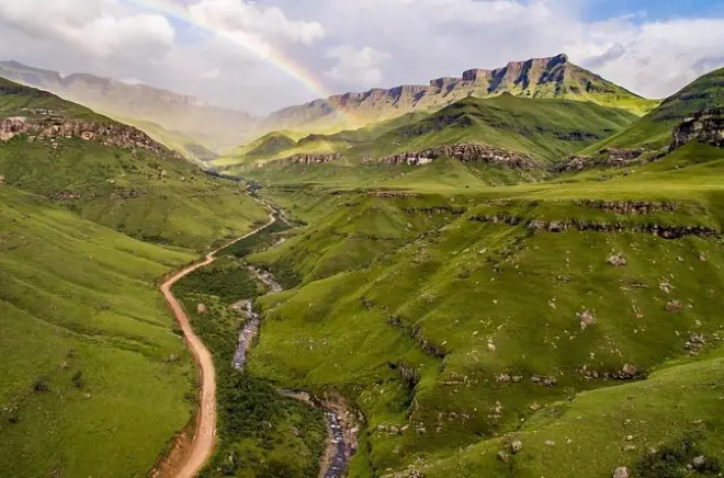 Sani Pass und Lesotho Tour ab Durban: 4x4 Fahrt ins Drakensberg
