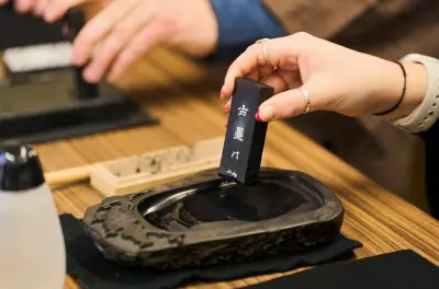 Laboratorio di calligrafia a Shinjuku: Scrivi il tuo nome in kanji
