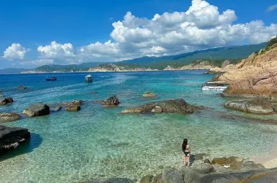 Vinh Hy Bay: Snorkel com barco de fundo de vidro saindo de Mui Ne