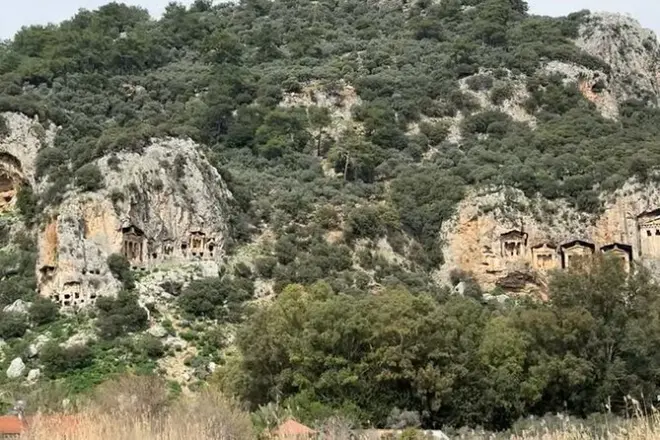 Dalyan-Fluss & Iztuzu-Strand Bootstour: Kaunos-Felsengräber